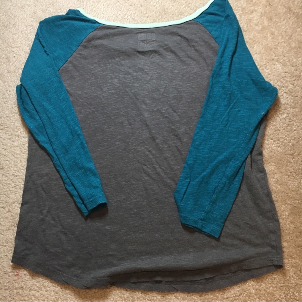 Pacsun Tee - Picture 2 of 3